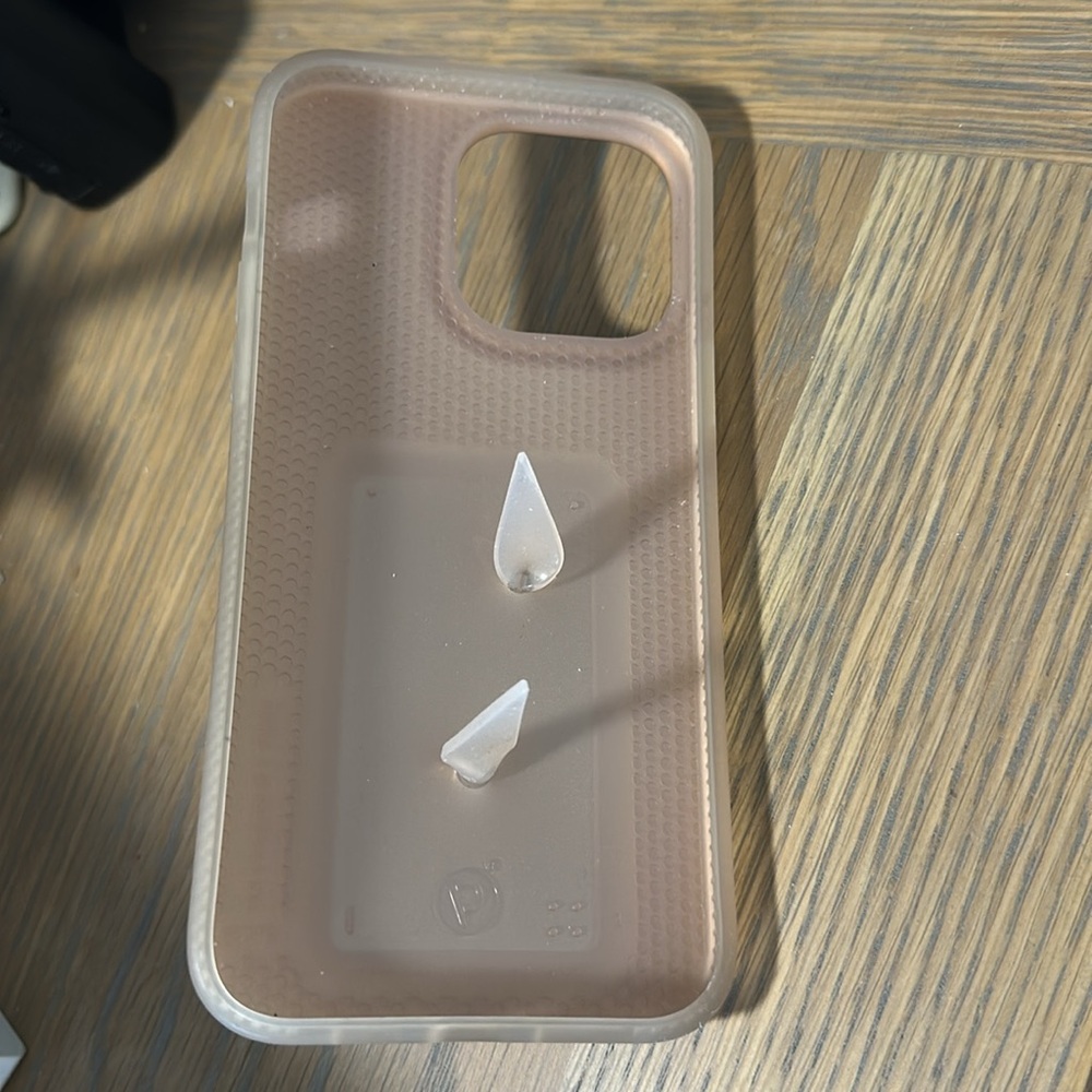 Loopy case - Picture 3 of 5